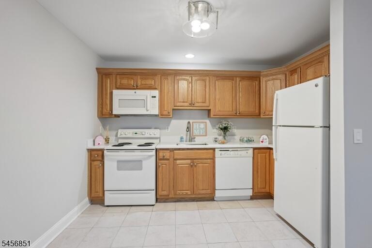Property listing MLS 4049426 photo 2