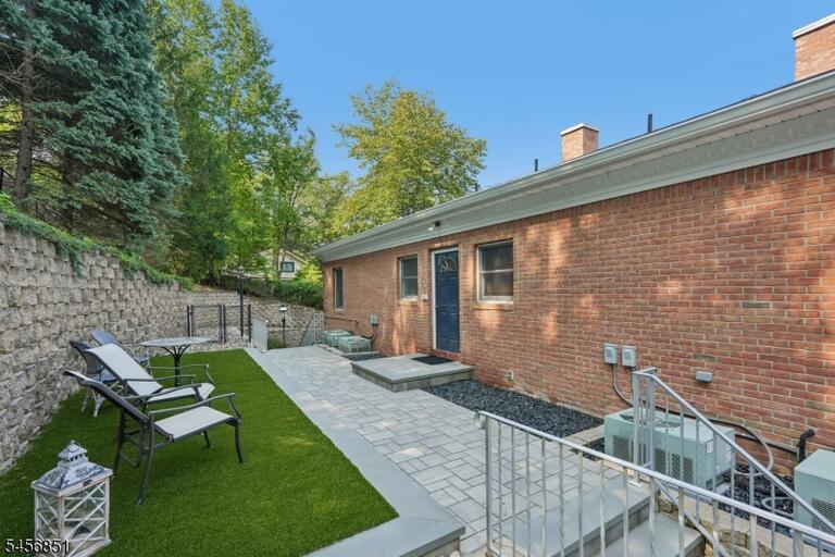 Property listing MLS 4049426 photo 25