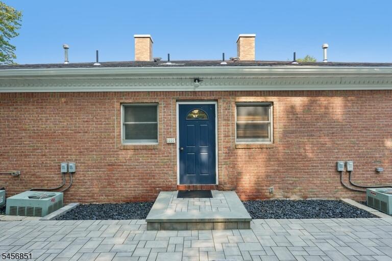 Property listing MLS 4049426 photo 27