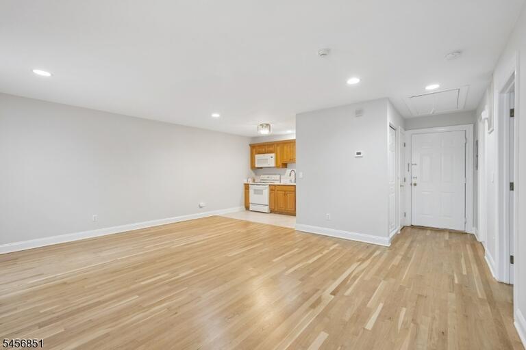 Property listing MLS 4049426 photo 5