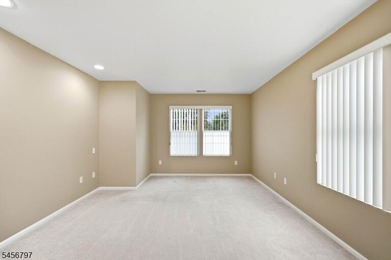 Property listing MLS 4049451 photo 14