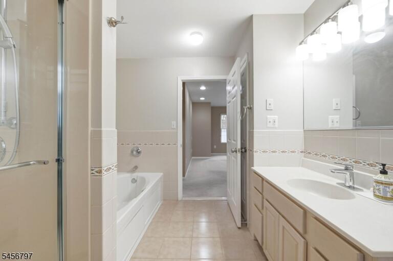 Property listing MLS 4049451 photo 18