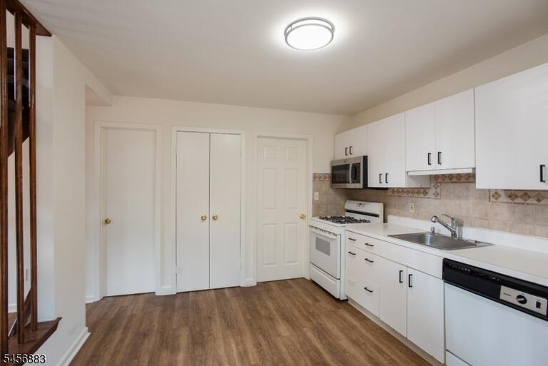 Property listing MLS 4049460 photo 8
