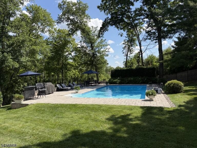 Property listing MLS 4049462 photo 8