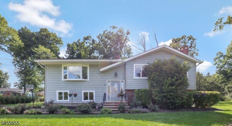 Property listing MLS 4049465 photo 1