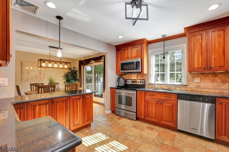 Property listing MLS 4049465 photo 7