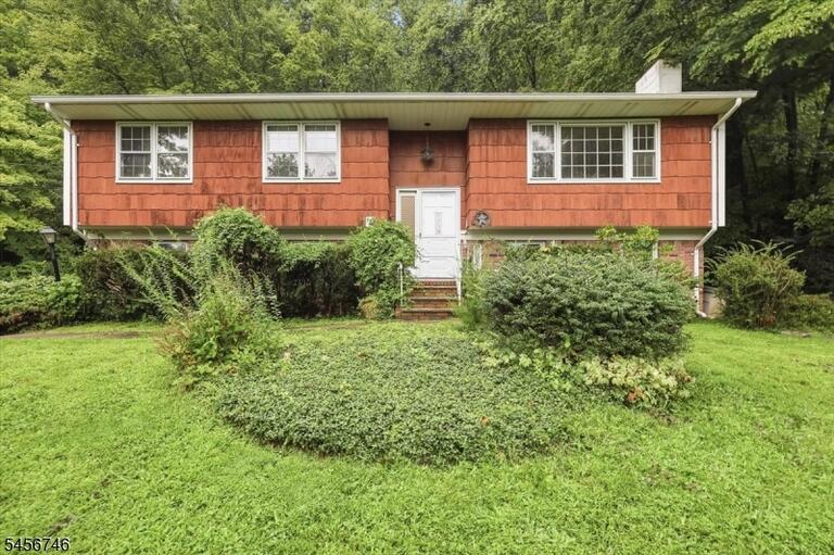 Property listing MLS 4049468 photo 1