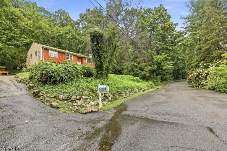 Property listing MLS 4049468 photo 31