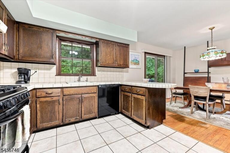 Property listing MLS 4049468 photo 8