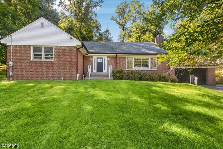 Property listing MLS 4049470 photo 1