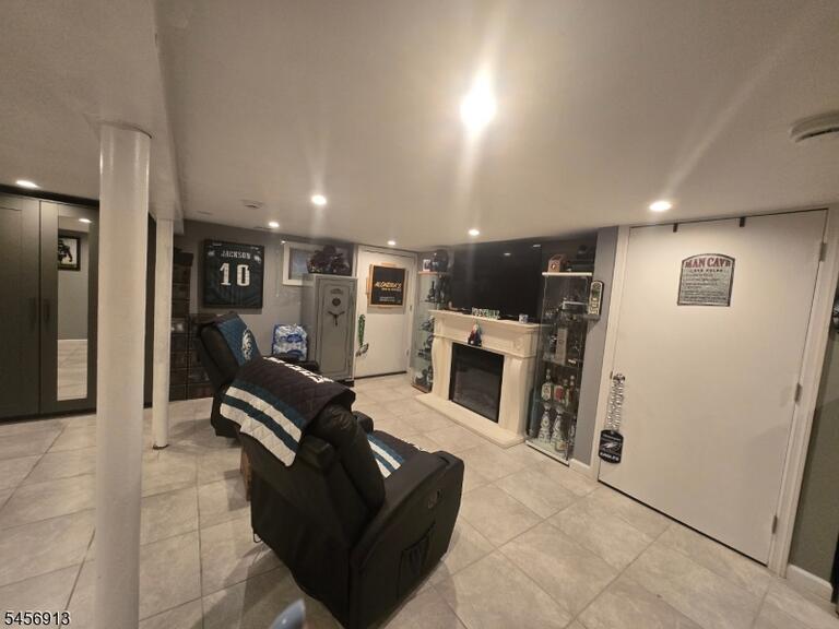 Property listing MLS 4049484 photo 15