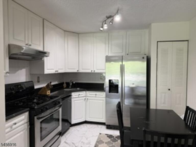 Property listing MLS 4049486 photo 16