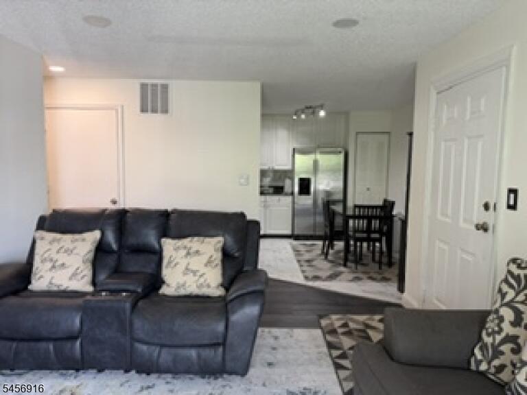 Property listing MLS 4049486 photo 17