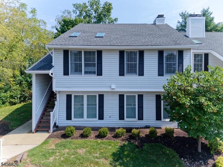 Property listing MLS 4049500 photo 1