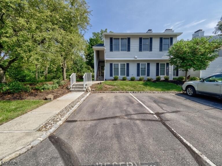 Property listing MLS 4049500 photo 14