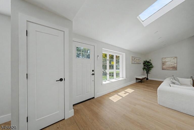 Property listing MLS 4049505 photo 6
