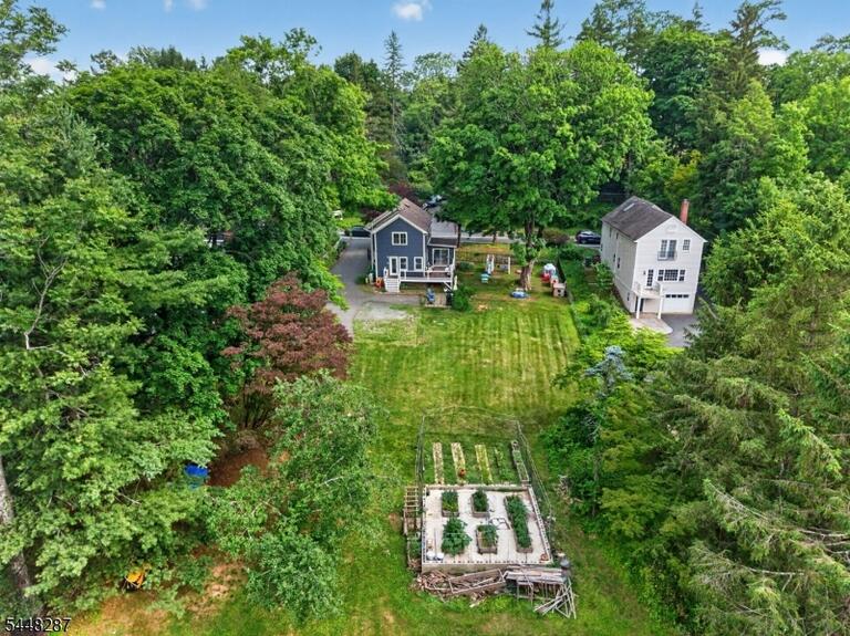 Property listing MLS 4049513 photo 31