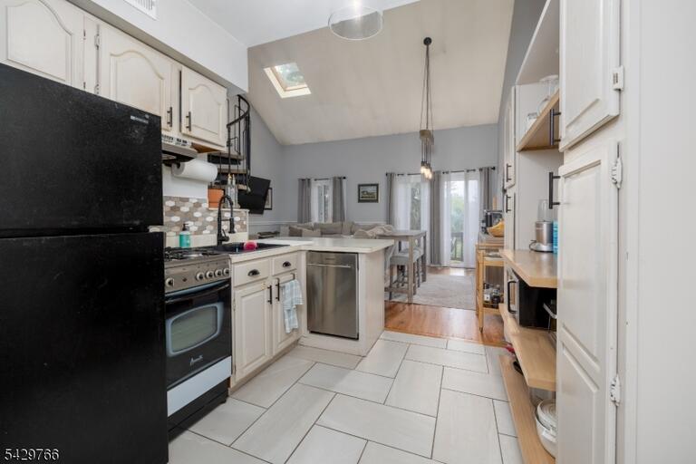 Property listing MLS 4049518 photo 6