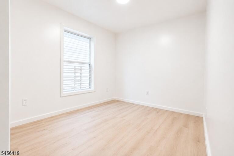 Property listing MLS 4049523 photo 15