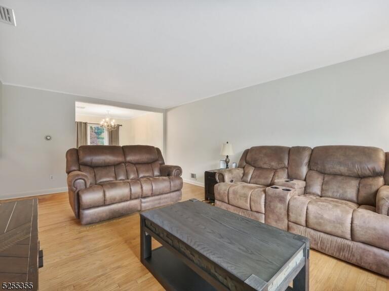 Property listing MLS 4049524 photo 8