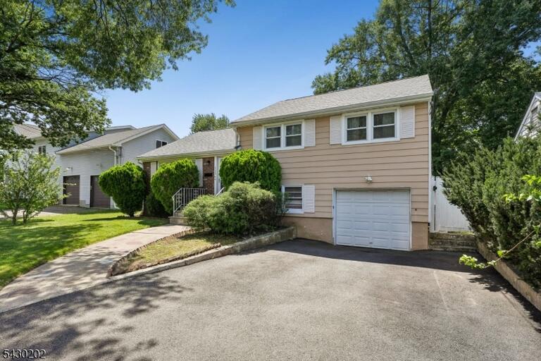 Property listing MLS 4049528 photo 29