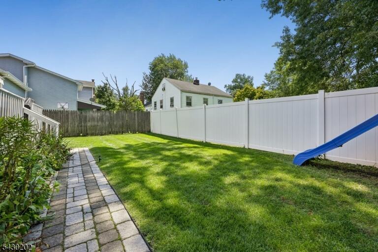 Property listing MLS 4049528 photo 36