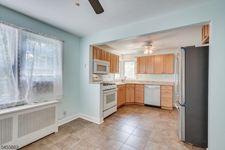 Property listing MLS 4049529 photo 10