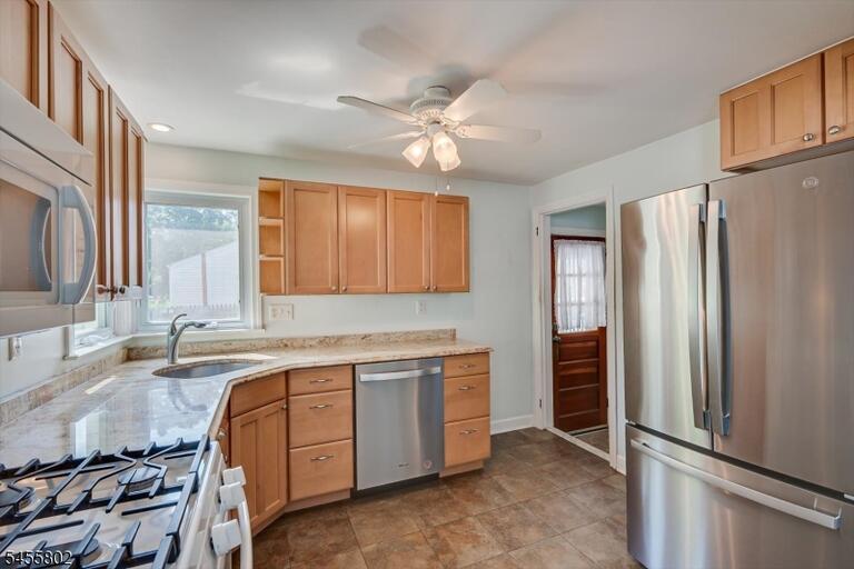 Property listing MLS 4049529 photo 14