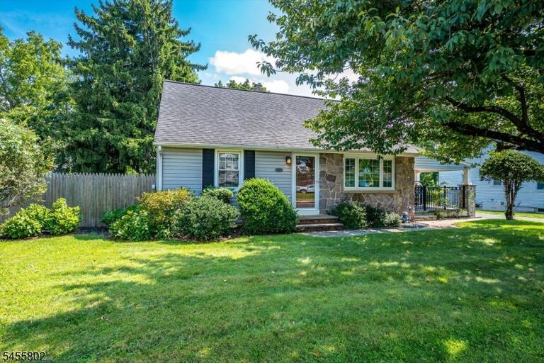 Property listing MLS 4049529 photo 2