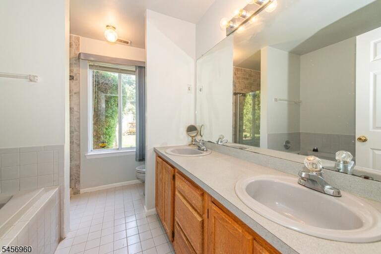 Property listing MLS 4049539 photo 15