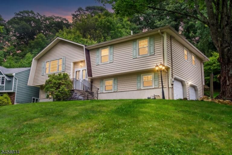 Property listing MLS 4049540 photo 1
