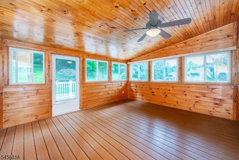 Property listing MLS 4049540 photo 16