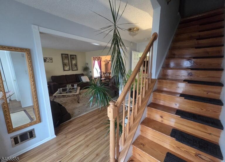 Property listing MLS 4049544 photo 6