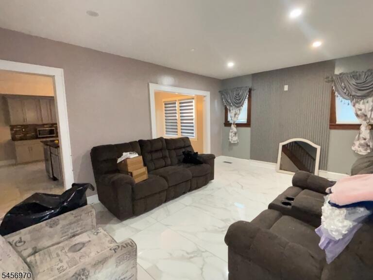 Property listing MLS 4049545 photo 11