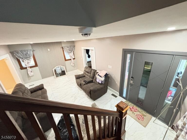 Property listing MLS 4049545 photo 5