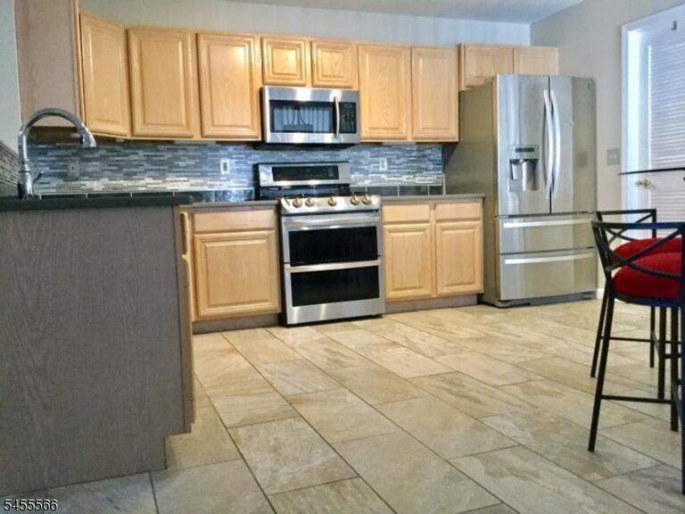 Property listing MLS 4049551 photo 11