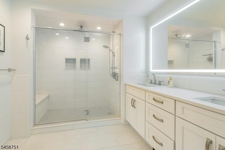 Property listing MLS 4049554 photo 29