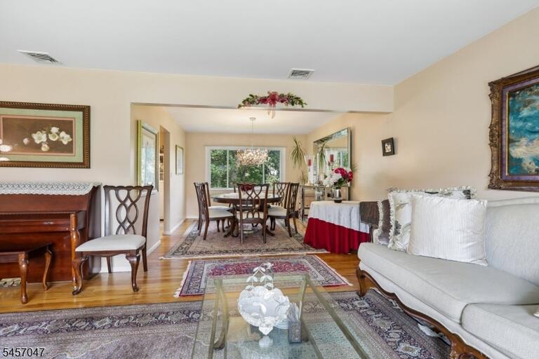Property listing MLS 4049592 photo 7