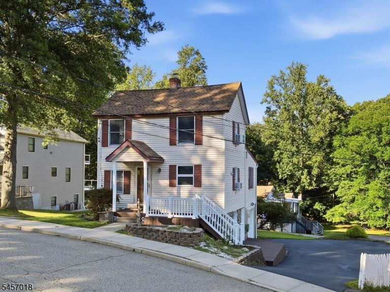 Property listing MLS 4049604 photo 2