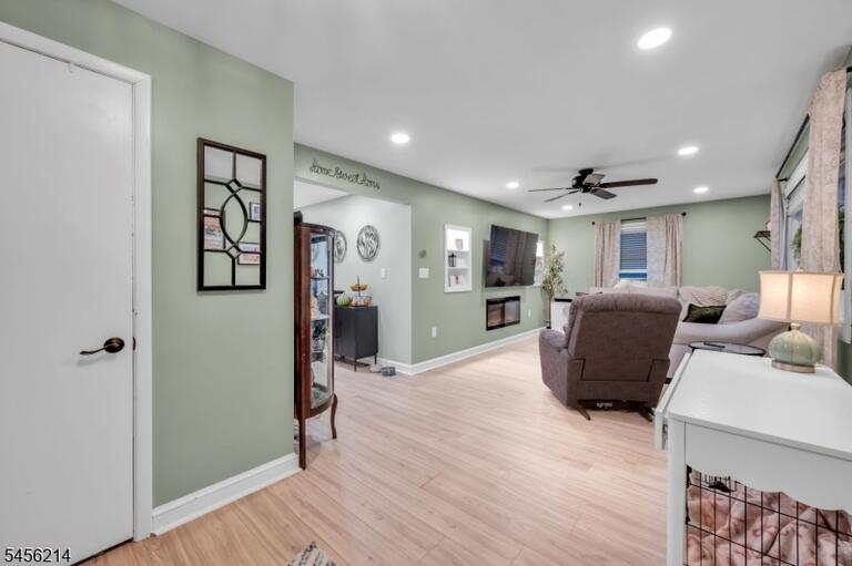 Property listing MLS 4049623 photo 10