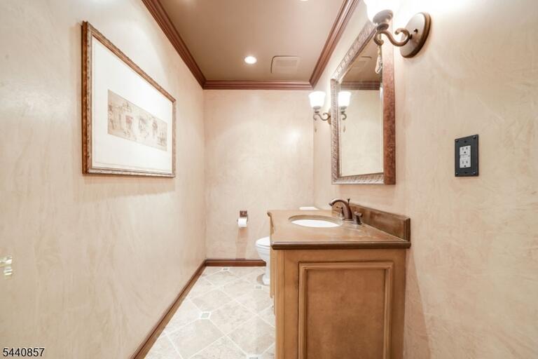 Property listing MLS 4049624 photo 14