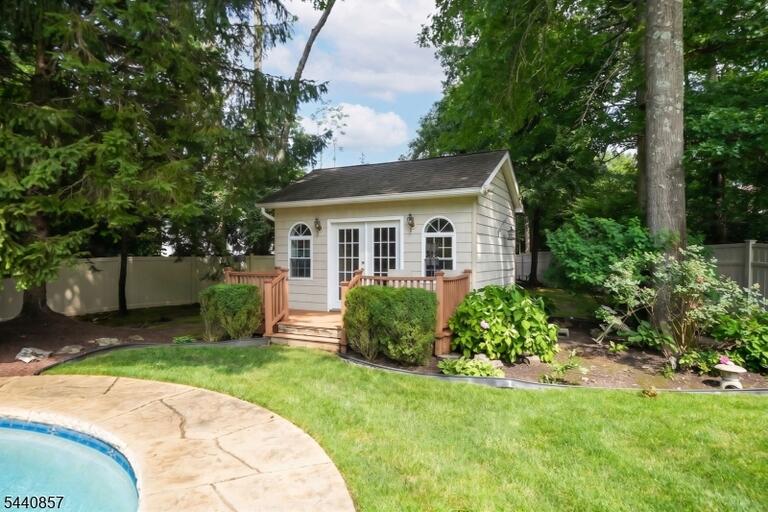 Property listing MLS 4049624 photo 32