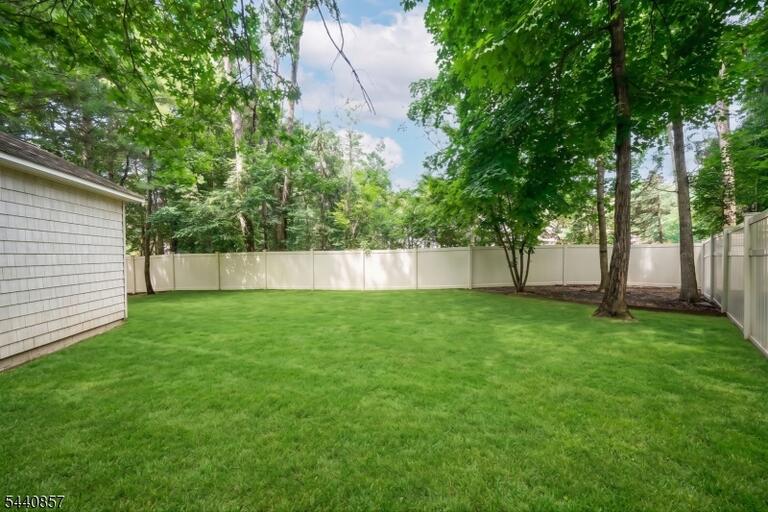 Property listing MLS 4049624 photo 36