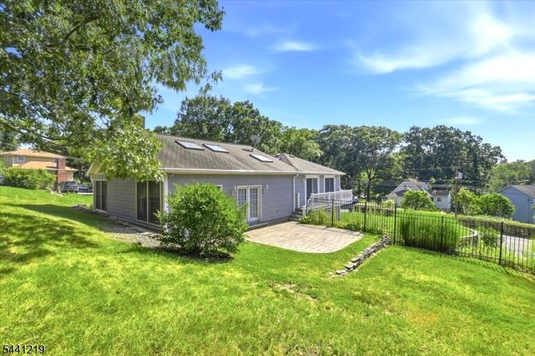 Property listing MLS 4049625 photo 18