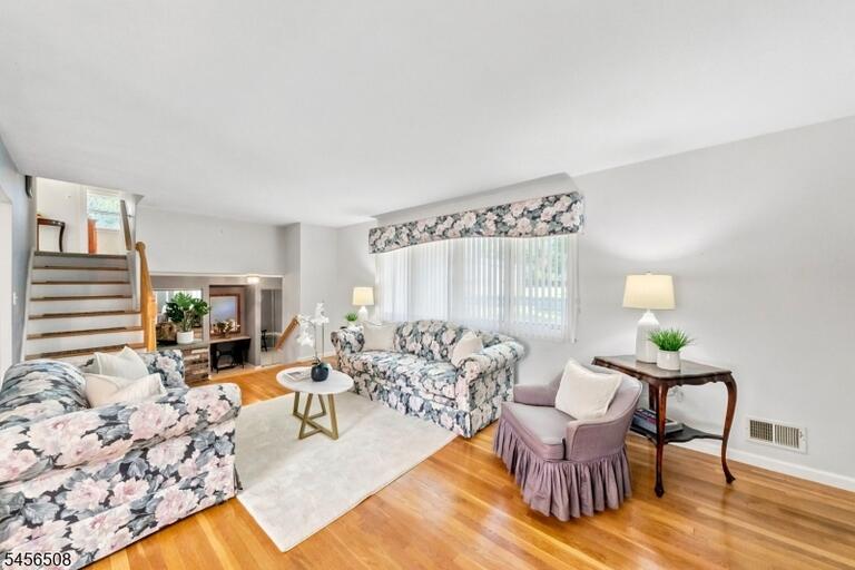 Property listing MLS 4049630 photo 7