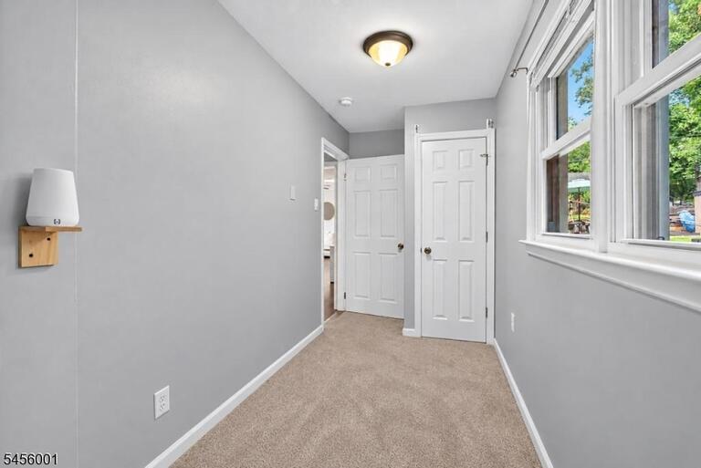 Property listing MLS 4049638 photo 15