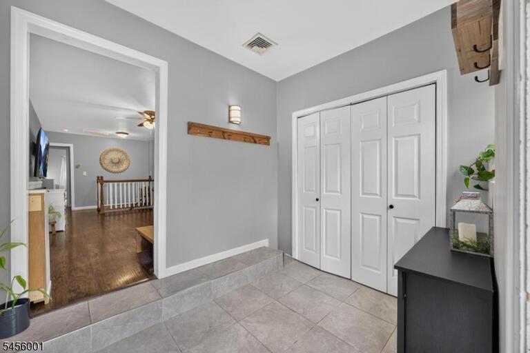 Property listing MLS 4049638 photo 4