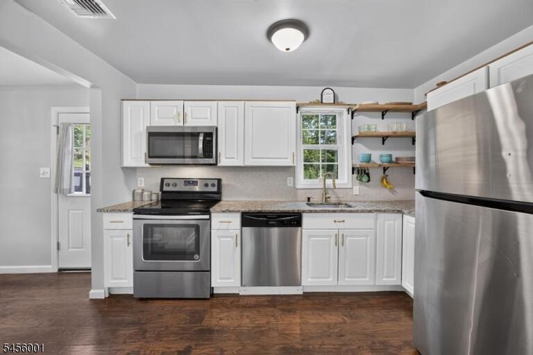 Property listing MLS 4049638 photo 5