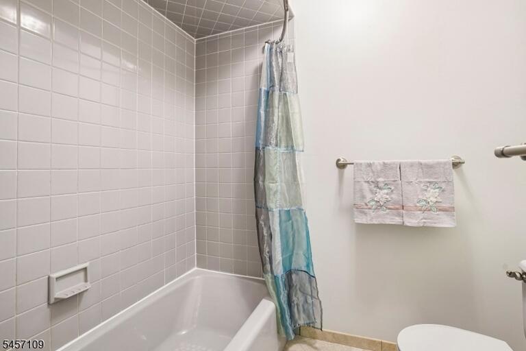 Property listing MLS 4049640 photo 23