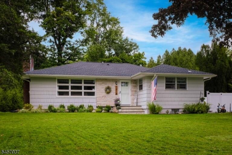Property listing MLS 4049642 photo 1